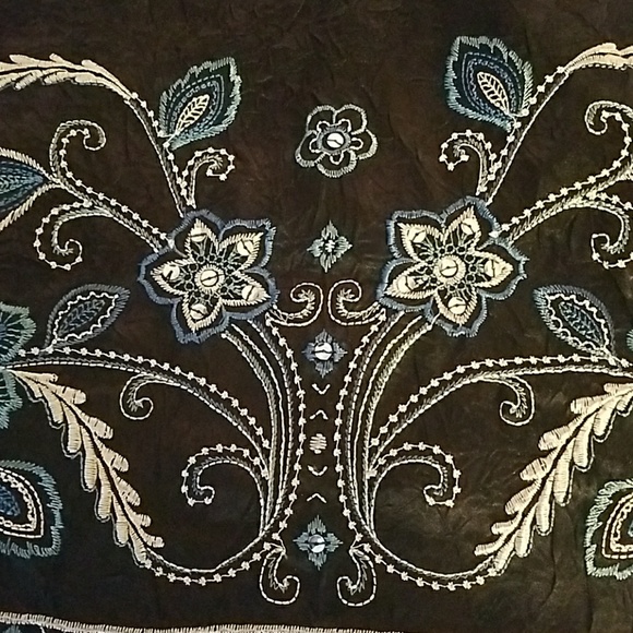 Top - Picture 3 of 4